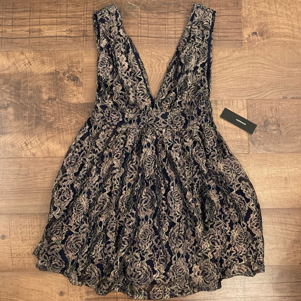Lulus NWT Tawny Navy Blue/Gold Metallic Lace Skater Dress Women’s S